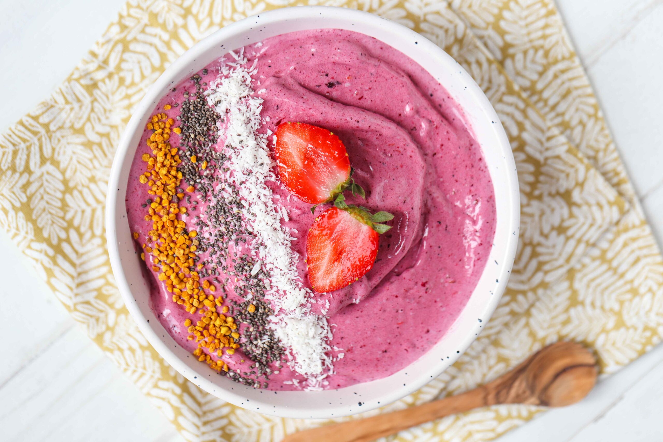 Protein Berry Smoothie Bowl recipe courtesy of That Green Lyfe